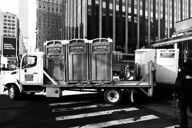 Best Porta potty delivery and setup  in Reading, OH